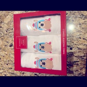 Three fingertip towels